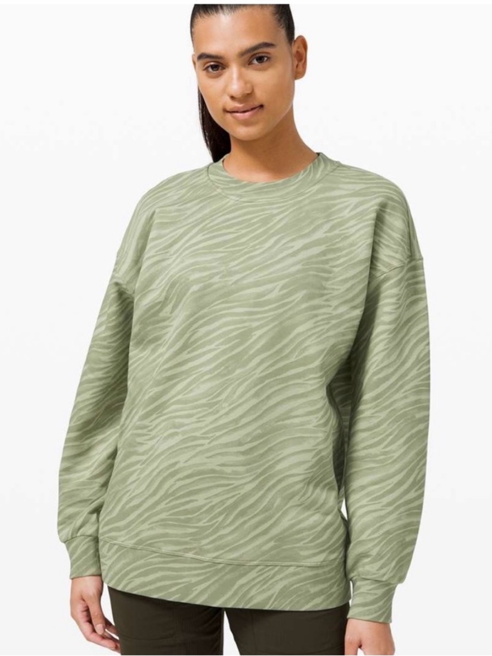 Lululemon Perfectly Oversized Crew
Le Tigre Camo WP Green Fern Multi
